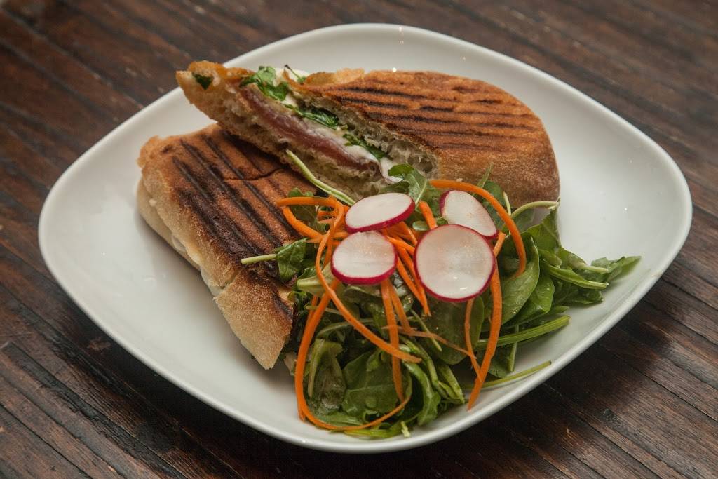 City Bear Coffee & Wine | restaurant | 1487 Broadway, Brooklyn, NY 11221, USA | 3474350394 OR +1 347-435-0394