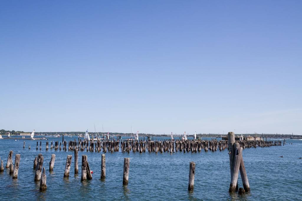 Helm Oyster Bar & Bistro | restaurant | 60 Thames St, Portland, ME 04101, USA | 2074152852 OR +1 207-415-2852