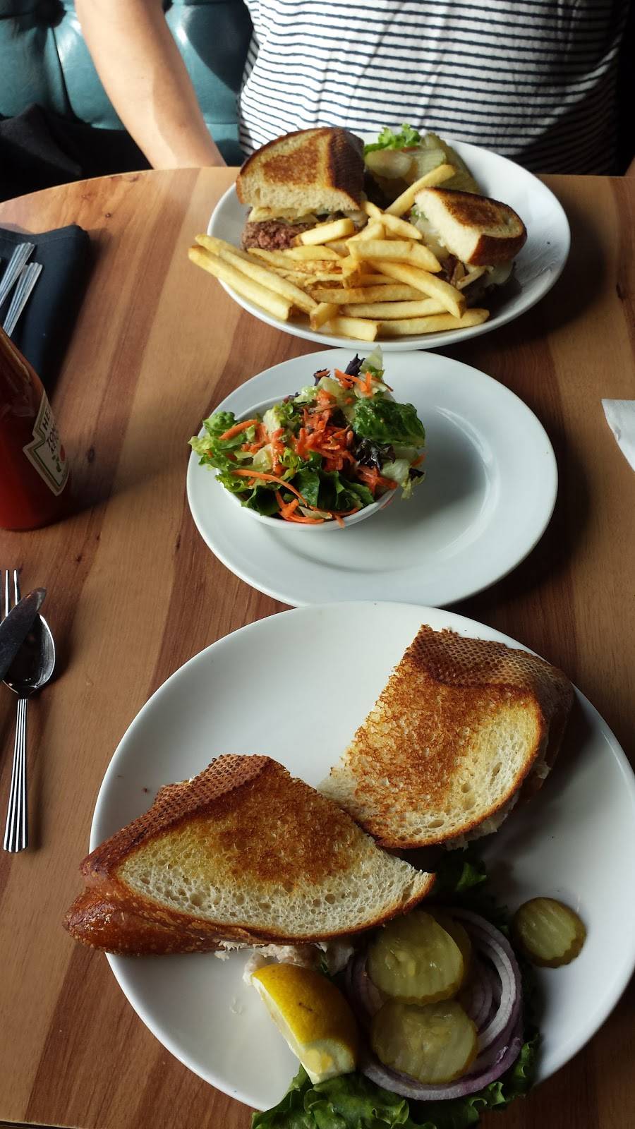 Nicks Rockaway | restaurant | 100 Rockaway Beach Ave, Pacifica, CA 94044, USA | 6503593900 OR +1 650-359-3900