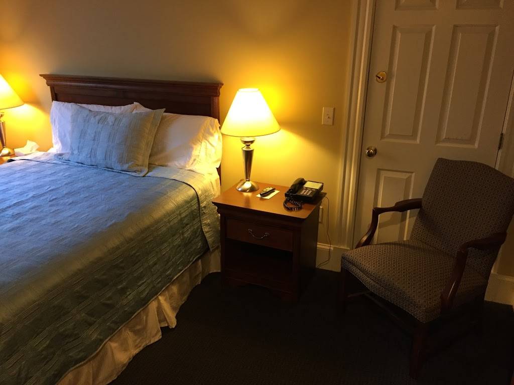 Winthrop Arms Hotel & Restaurant | restaurant | 130 Grovers Ave, Winthrop, MA 02152, USA | 6178464000 OR +1 617-846-4000