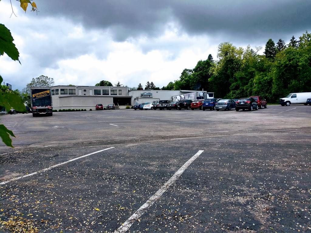 Dellalo | restaurant | Woodside Dr, Jeannette, PA 15644, USA | 7245236577 OR +1 724-523-6577