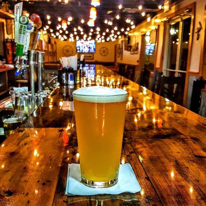 JBs Fuel Dock | restaurant | 126 S Roadway St, New Orleans, LA 70124, USA | 5045102260 OR +1 504-510-2260