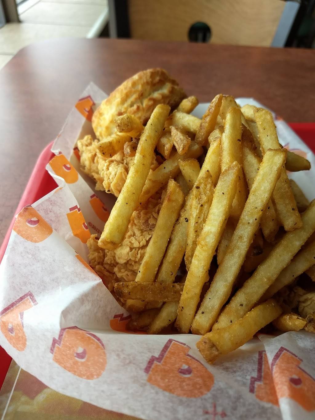 Popeyes | restaurant | 771 Queenston Rd, Hamilton, ON L8G 1A1, Canada | 9055940293 OR +1 905-594-0293