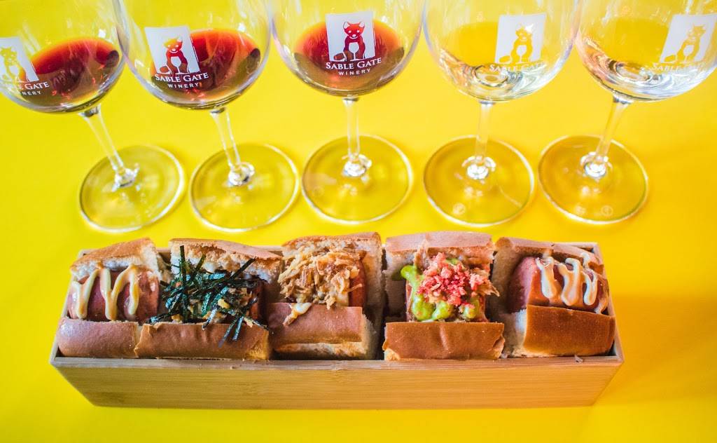 Spicy Dog | meal takeaway | 3224 Yoakum Blvd, Houston, TX 77006, USA | 7135882849 OR +1 713-588-2849