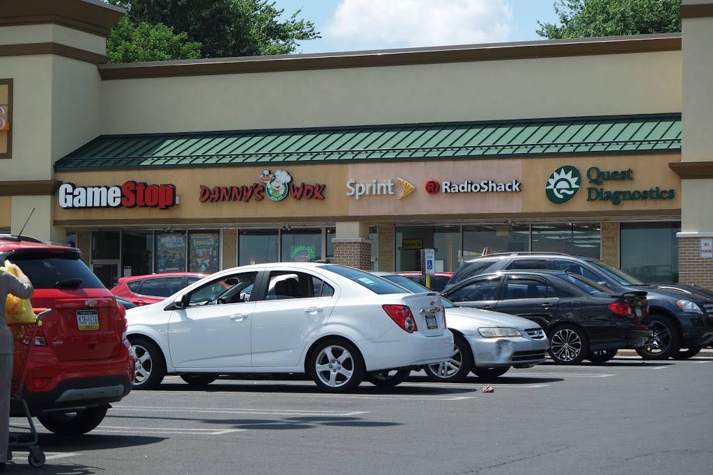 Dannys Wok | restaurant | 5675 N Front St, Philadelphia, PA 19120, USA | 2152768885 OR +1 215-276-8885