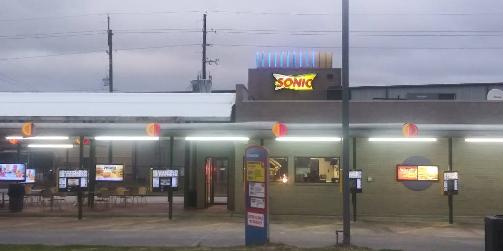Sonic Drive-In | restaurant | 710 Farm to Market 1960 Road East, Houston, TX 77073, USA | 2814437203 OR +1 281-443-7203