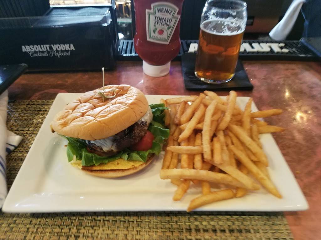 Sitting Duck Tavern | restaurant | 4244 Madison Ave, Trumbull, CT 06611, USA | 2032611400 OR +1 203-261-1400