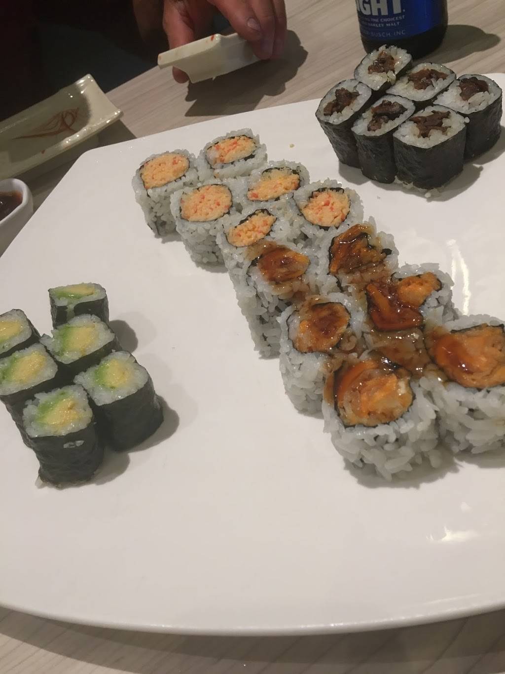 Makimono Sushi Bar & Restaurant | restaurant | 1300 Harmony Rd N, Oshawa, ON L1H 7K5, Canada | 9055792200 OR +1 905-579-2200