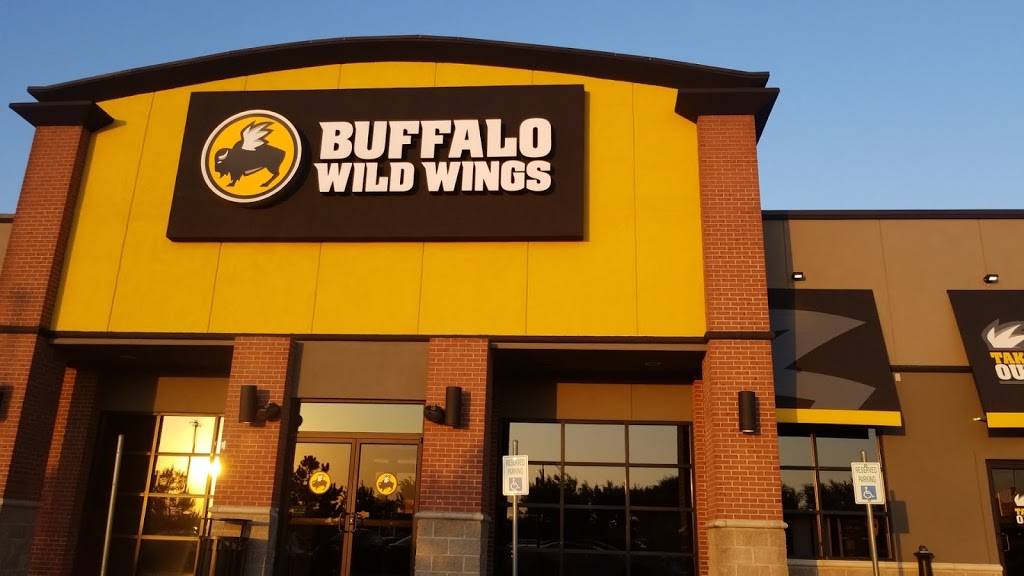 Buffalo Wild Wings | meal takeaway | 1151 N 20th St, Broken Arrow, OK 74012, USA | 9182863555 OR +1 918-286-3555