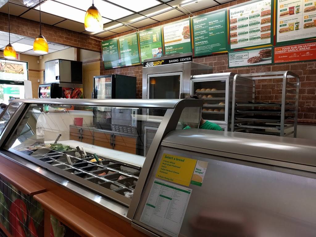 Subway Restaurants | restaurant | 8252 Jog Rd, Boynton Beach, FL 33472, USA | 5617522008 OR +1 561-752-2008