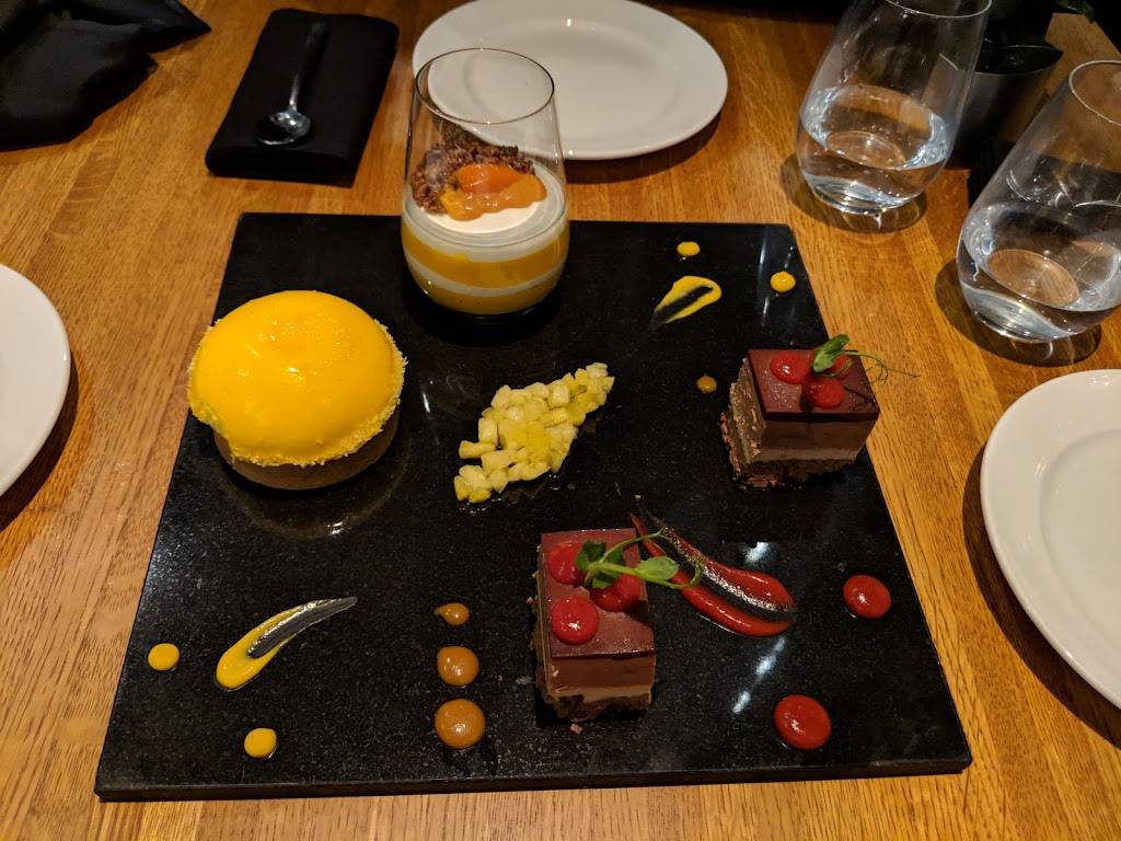 Gallerie Bar & Bistro | restaurant | 401 N High St 2nd Floor, Columbus, OH 43215, USA | 6144845287 OR +1 614-484-5287