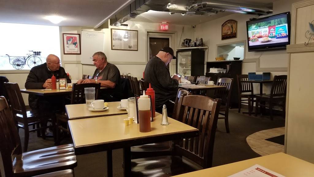 Reynolds Restaurant | restaurant | 874 Clyde Ave, Ottawa, ON K1Z 5A2, Canada | 6137282391 OR +1 613-728-2391