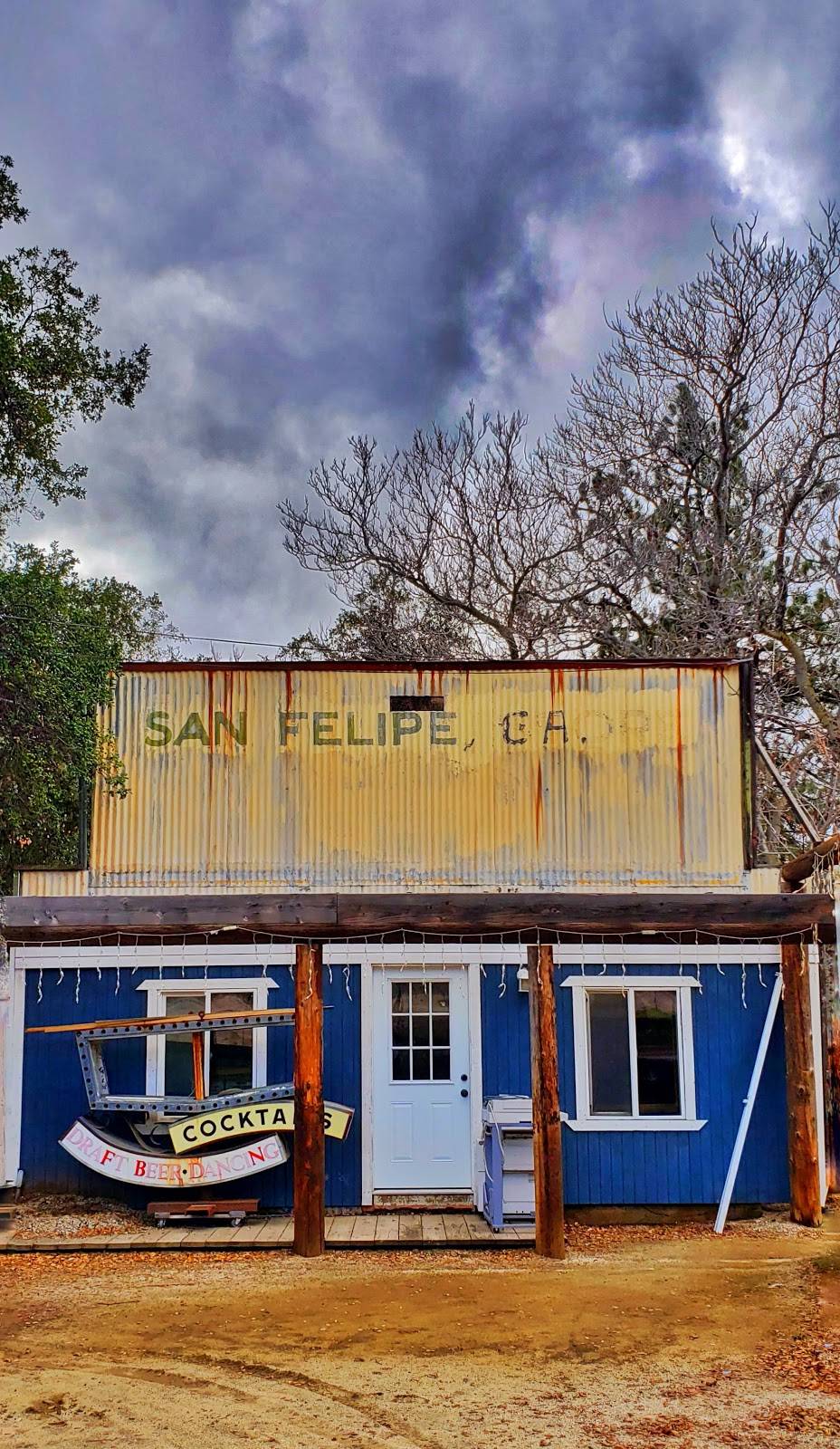 RDs Log Cabin | restaurant | 26650 San Felipe Rd, Warner Springs, CA 92086, USA | 7607822782 OR +1 760-782-2782