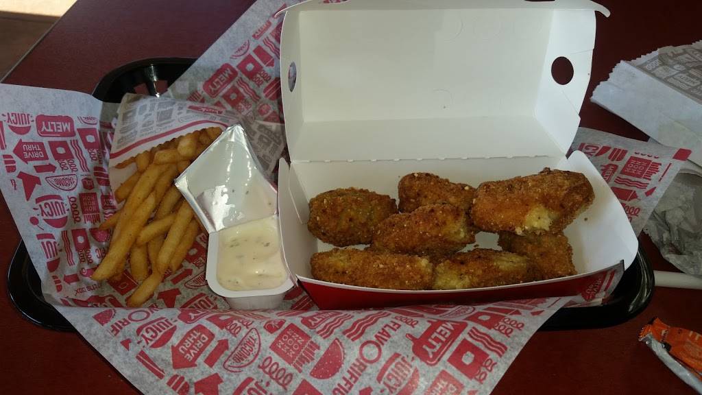 Jack in the Box | restaurant | 4402 Maple Ave, Dallas, TX 75219, USA | 2145212560 OR +1 214-521-2560