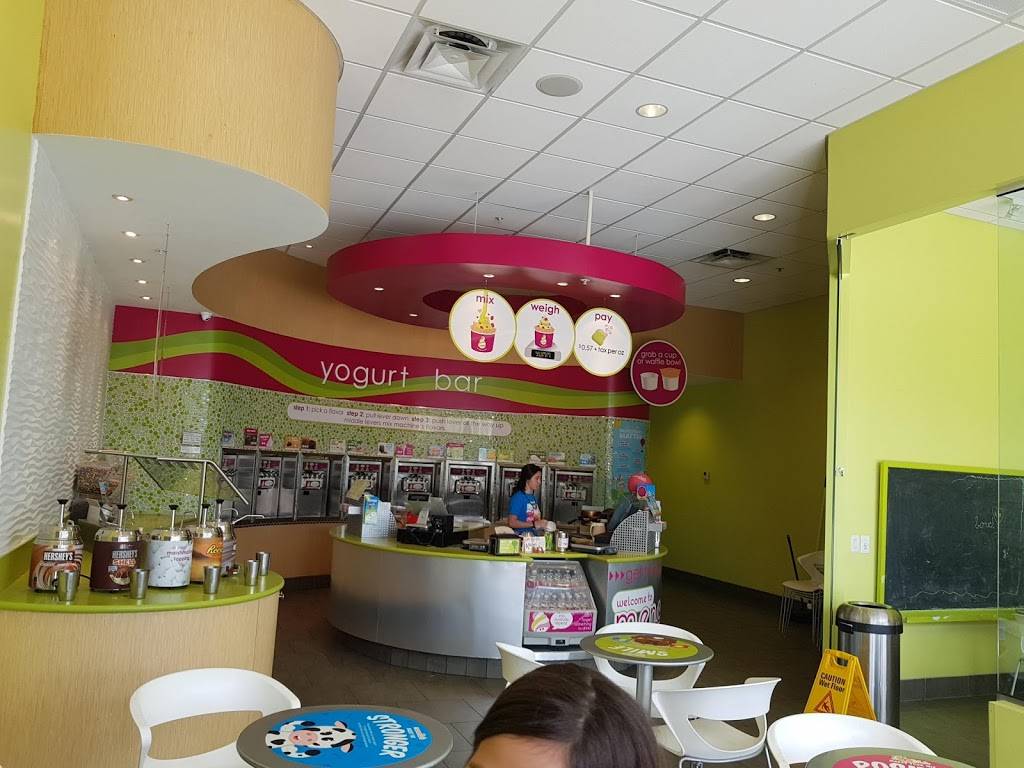 Menchies Frozen Yogurt | bakery | 14814 Pines Blvd, Pembroke Pines, FL 33027, USA | 9544474007 OR +1 954-447-4007