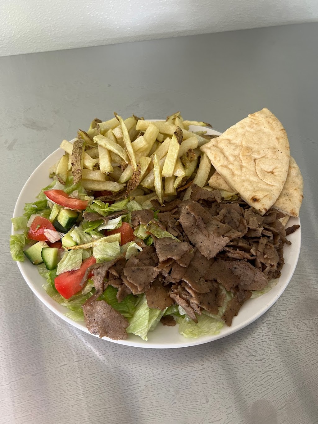 Sip-N-Smoke | restaurant | 5371 US-15, Montgomery, PA 17752, USA | 5703186692 OR +1 570-318-6692