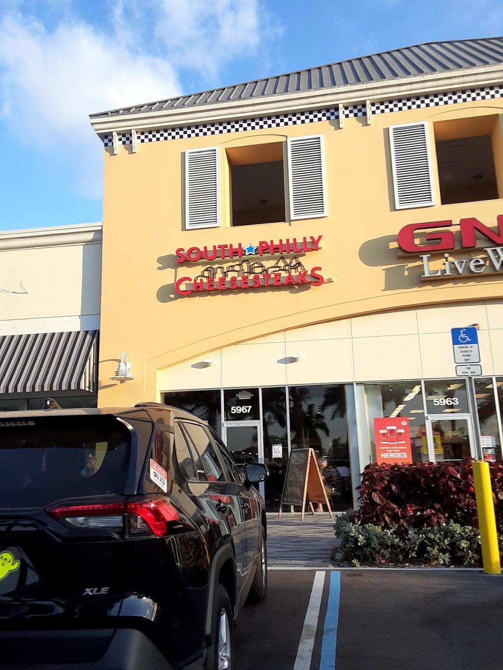 South Philly Cheesesteaks | restaurant | 5967 Factory Shops Blvd, Ellenton, FL 34222, USA | 9417221826 OR +1 941-722-1826