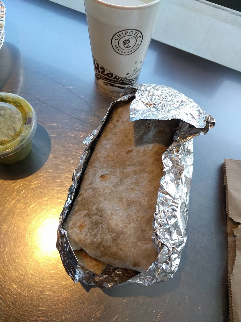 Chipotle Mexican Grill | restaurant | 1601 Jefferson Davis Hwy, Fredericksburg, VA 22401, USA | 5403739628 OR +1 540-373-9628