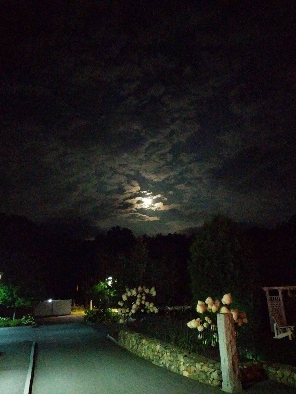 Arianas Restaurant | restaurant | 1 Market St, Lyme, NH 03784, USA | 6033534405 OR +1 603-353-4405