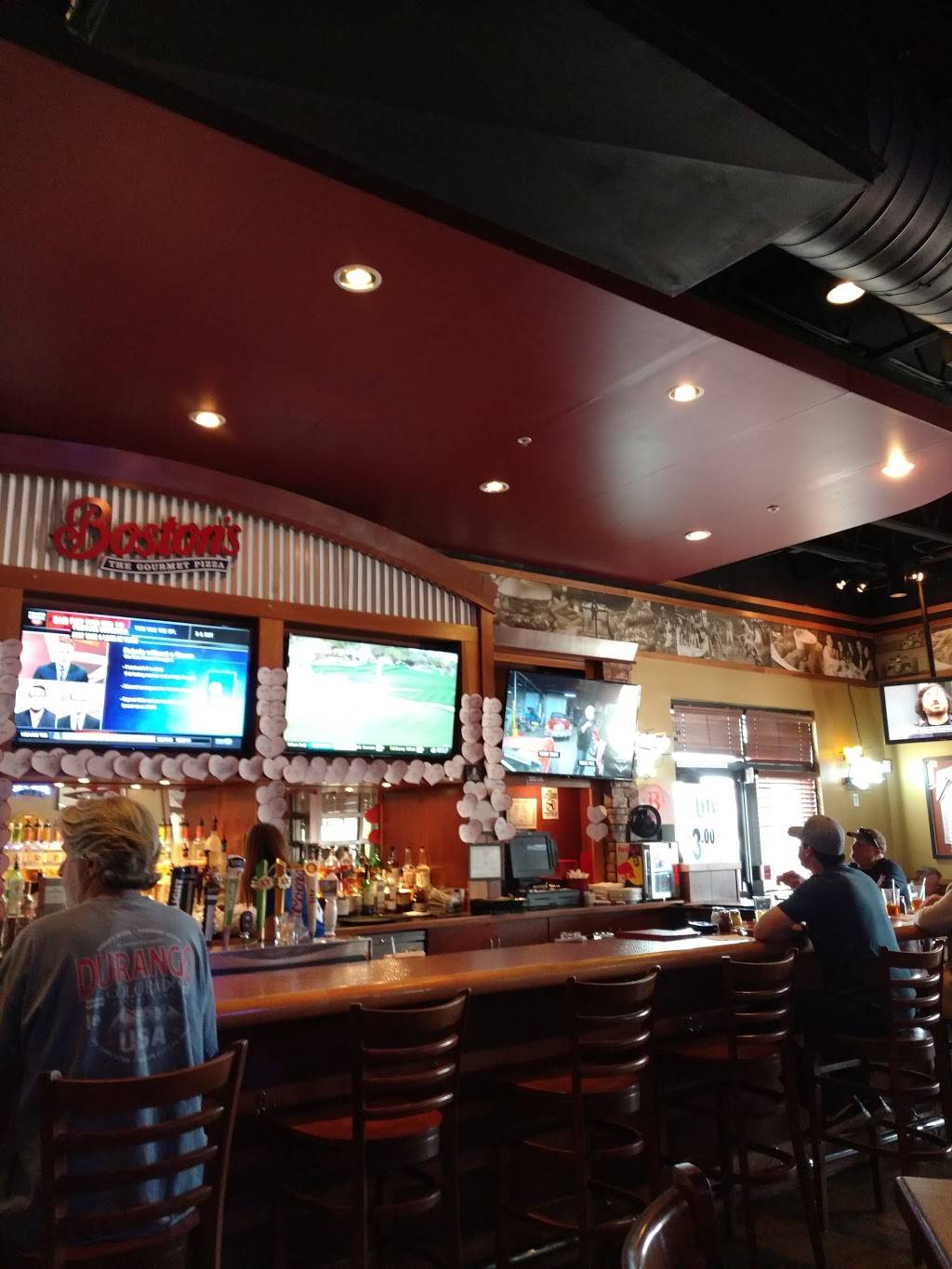 Bostons Restaurant & Sports Bar | restaurant | 5825 W, Arizona Pavilions Dr, Tucson, AZ 85743, USA | 5205721555 OR +1 520-572-1555