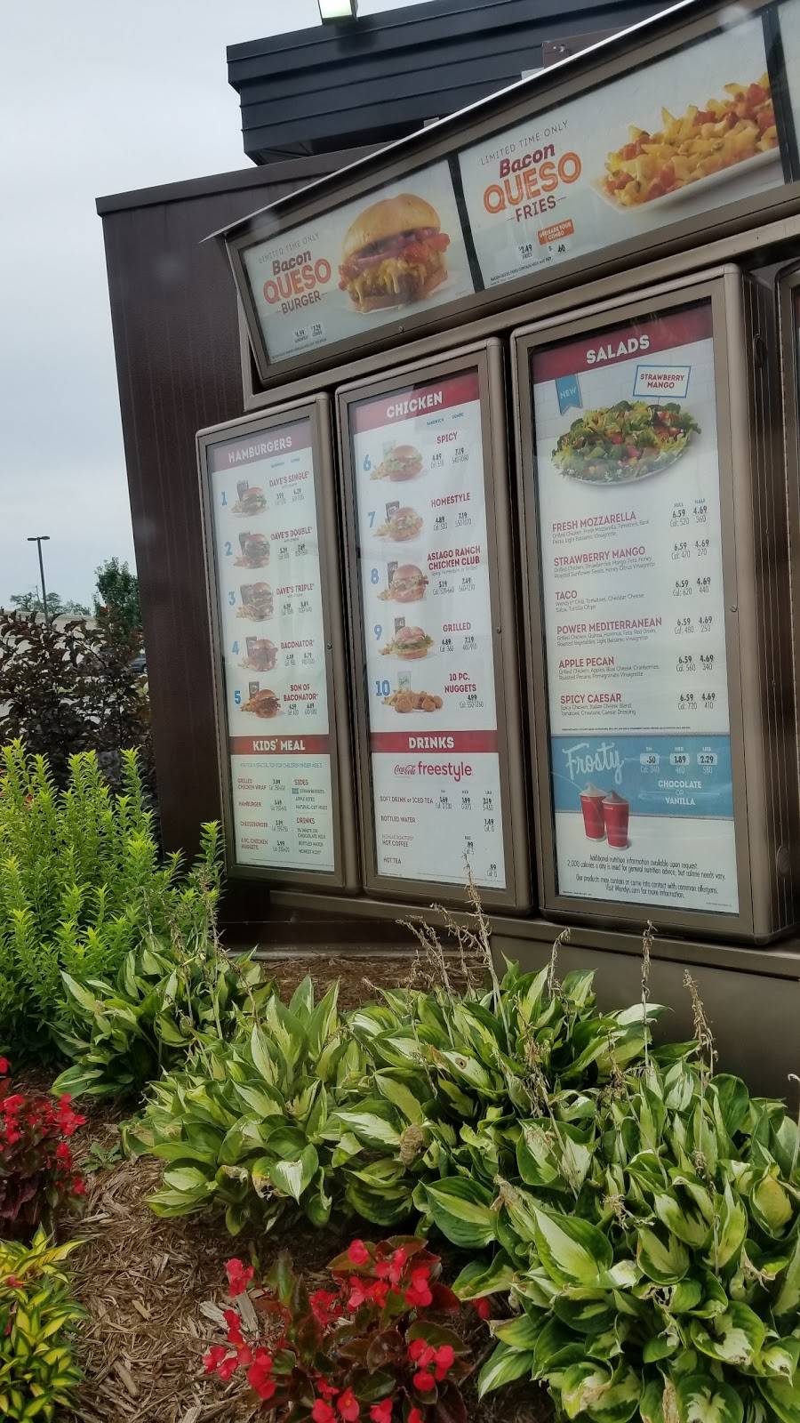 Wendys | restaurant | 1820 SW Wanamaker Rd, Topeka, KS 66604, USA | 7852719097 OR +1 785-271-9097