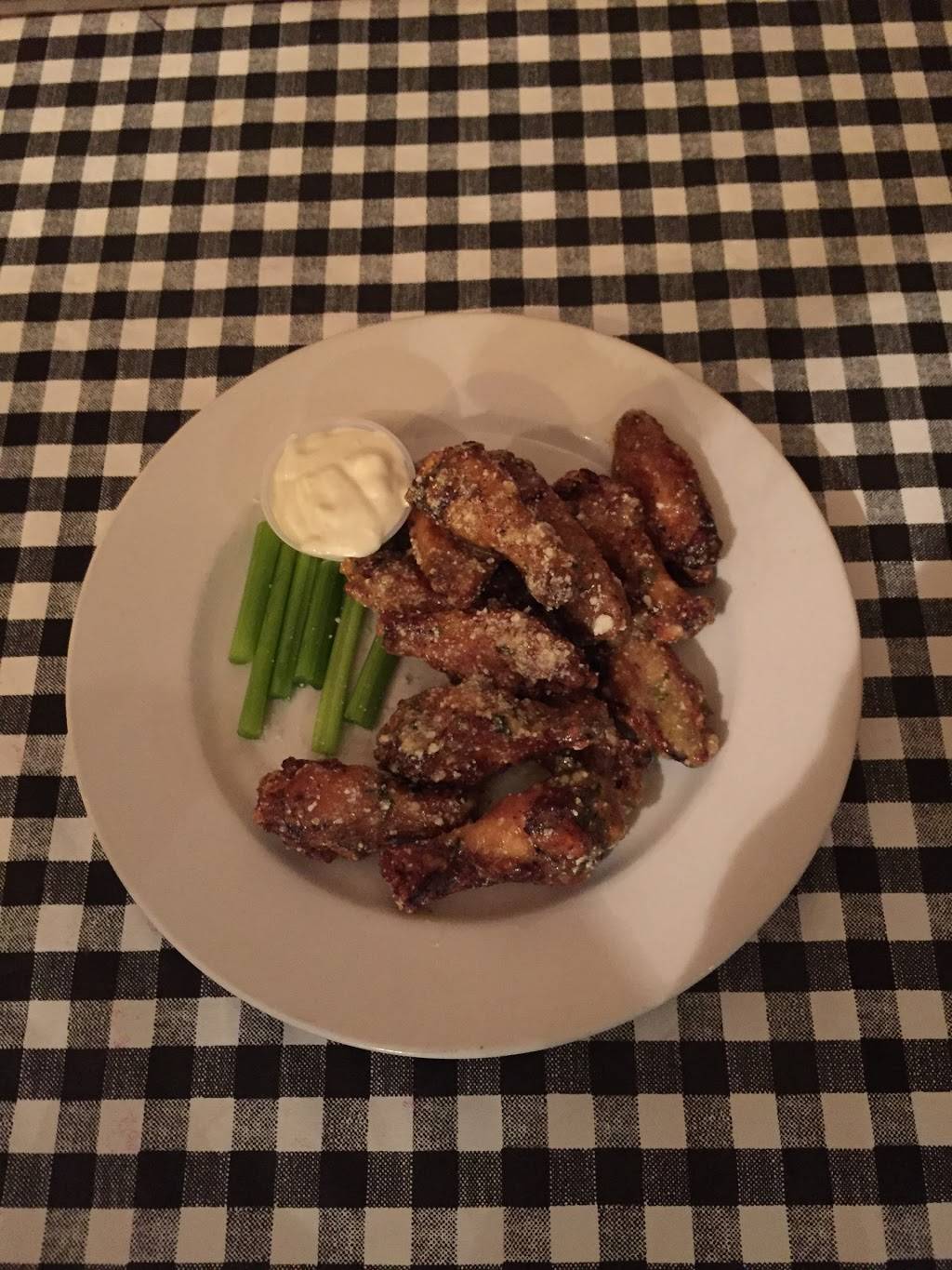 Rossinis | restaurant | 62 W High St, East Hampton, CT 06424, USA | 8602671106 OR +1 860-267-1106