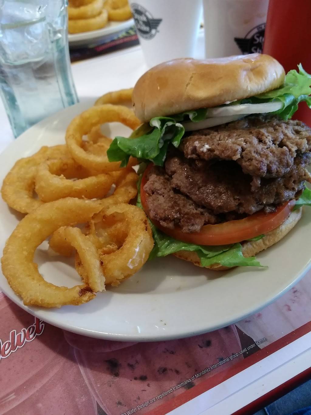 Steak n Shake | restaurant | 980 E Lewis and Clark Pkwy, Clarksville, IN 47129, USA | 8122851154 OR +1 812-285-1154