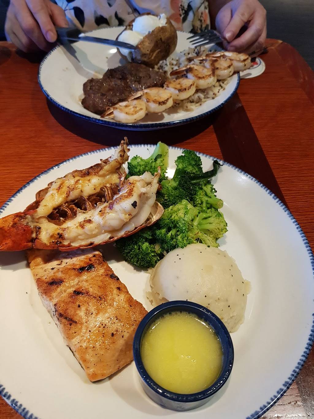 Red Lobster | restaurant | 8705 SW 136th St, Miami, FL 33176, USA | 3052338994 OR +1 305-233-8994