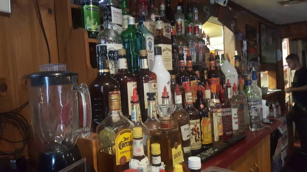 Mikes Famous Pizza | restaurant | 105 Taunton Ave, Norton, MA 02766, USA | 5082869062 OR +1 508-286-9062