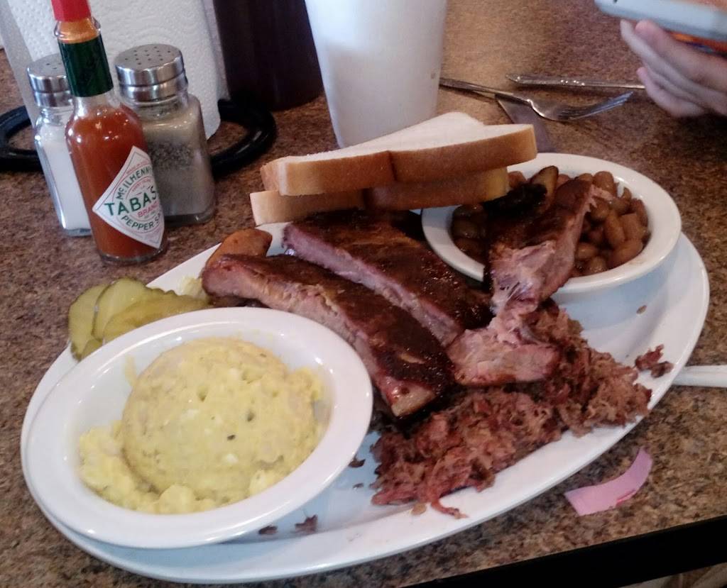R & R BBQ | restaurant | 110 Morgan Mill Rd, Stephenville, TX 76401, USA | 2549185337 OR +1 254-918-5337