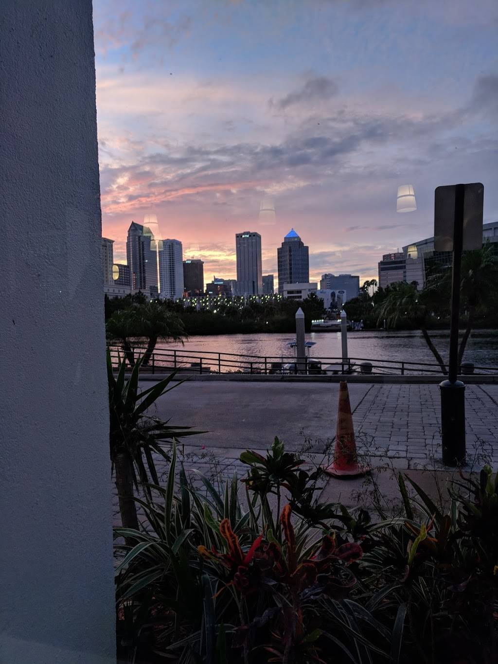 Watervue Grille- Downtown Tampa- Harbour Island | restaurant | 700 Harbour Post Dr, Tampa, FL 33602, USA | 8136427980 OR +1 813-642-7980