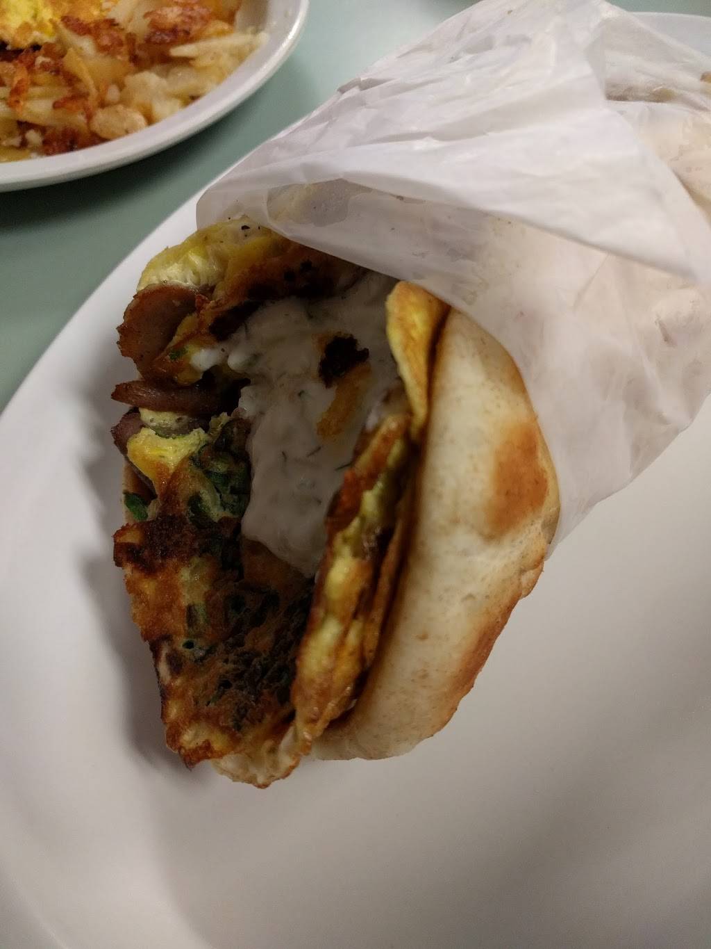 Mayflower Lunch | restaurant | 622 W Broad St, Bethlehem, PA 18018, USA | 6106918111 OR +1 610-691-8111