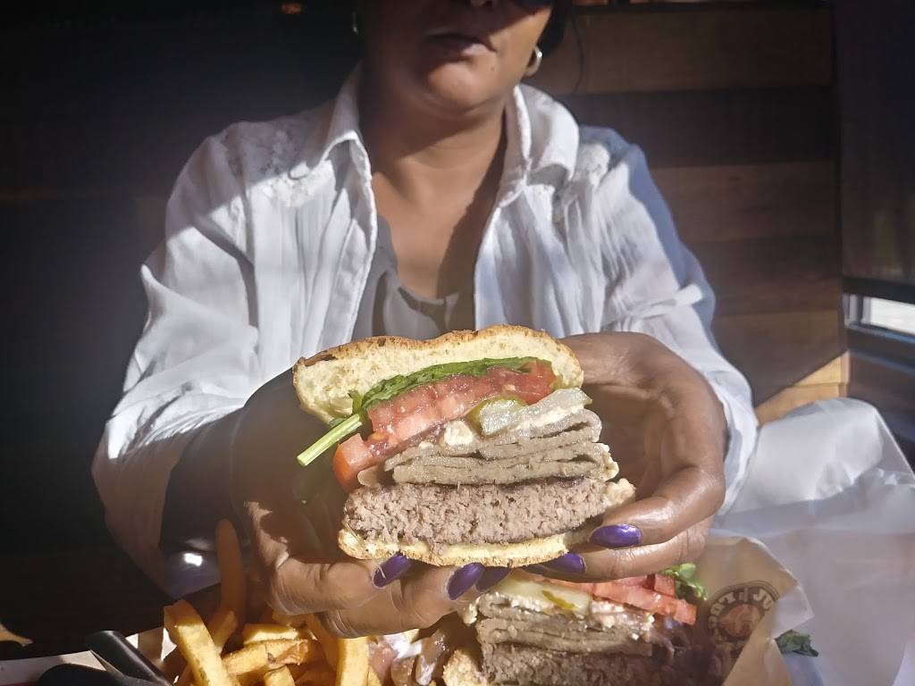 Juicy Lucys Burger Bar and Grill | restaurant | 620 Hendersonville Rd, Asheville, NC 28803, USA | 8282770355 OR +1 828-277-0355