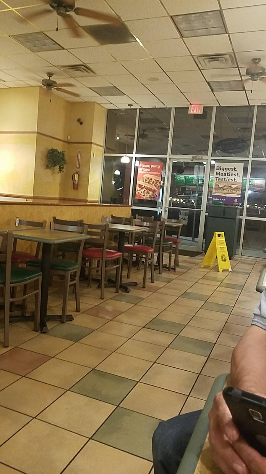 Subway | meal takeaway | 7100 Airport Rd, El Paso, TX 79906, USA | 9157817015 OR +1 915-781-7015