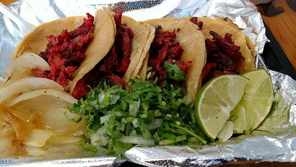 Fitos Tacos De Trompo | restaurant | 3113 W Davis St, Dallas, TX 75211, USA | 2144297458 OR +1 214-429-7458