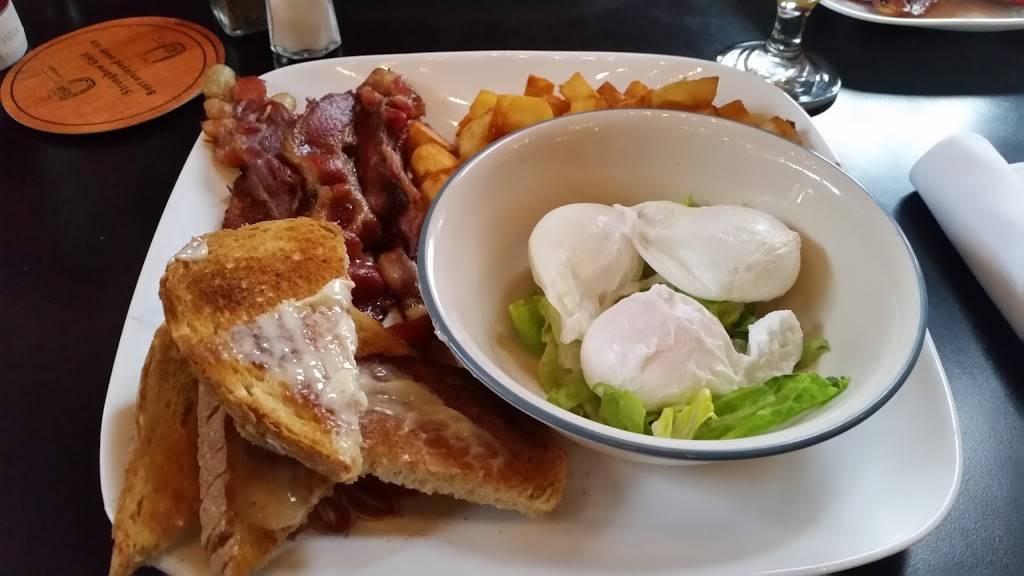 Stratengers | restaurant | 1130 Queen St E, Toronto, ON M4M 1K9, Canada | 4164668934 OR +1 416-466-8934