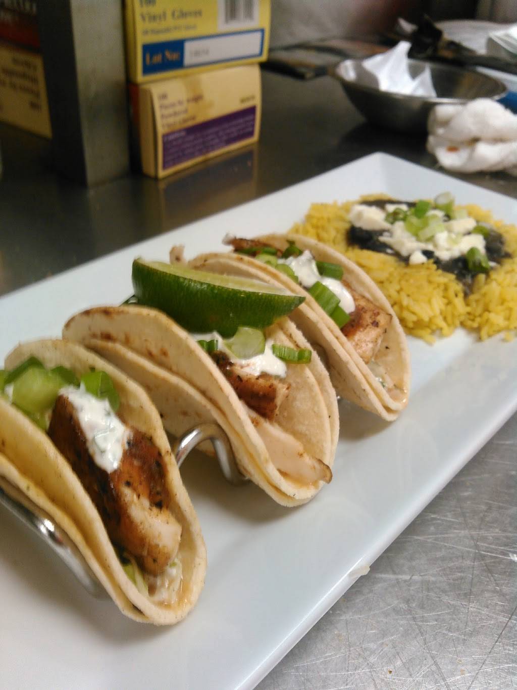 Quaker Steak & Lube | restaurant | 8025 Action Blvd, Florence, KY 41042, USA | 8592829464 OR +1 859-282-9464