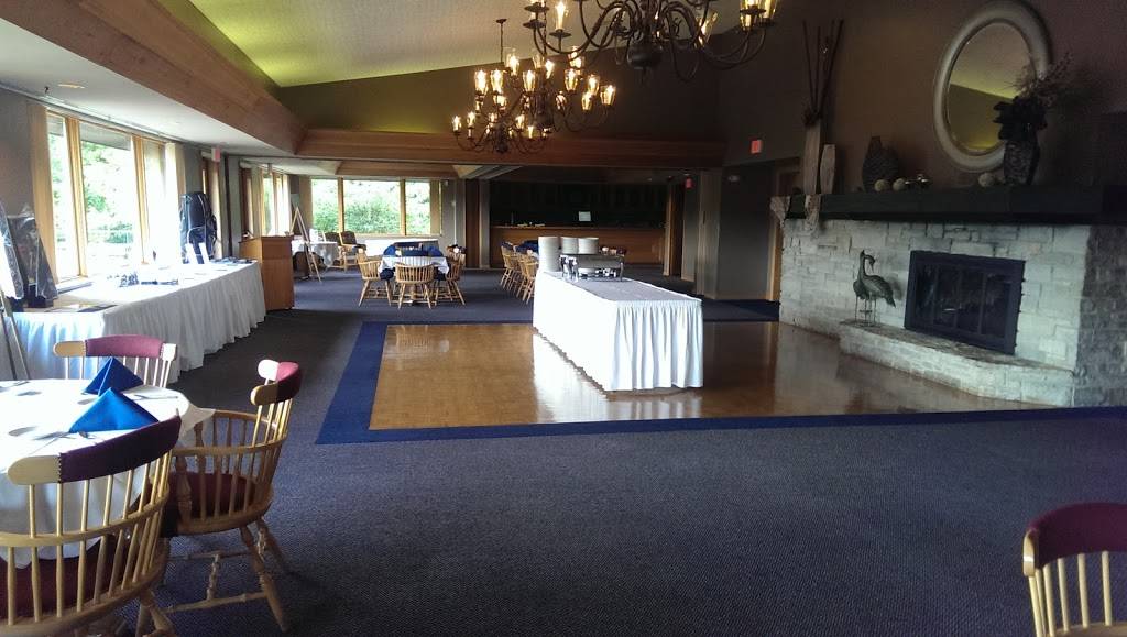 Bullseye Golf Club | restaurant | 2800 Ridgewood Trail, Wisconsin Rapids, WI 54494, USA | 7154232230 OR +1 715-423-2230