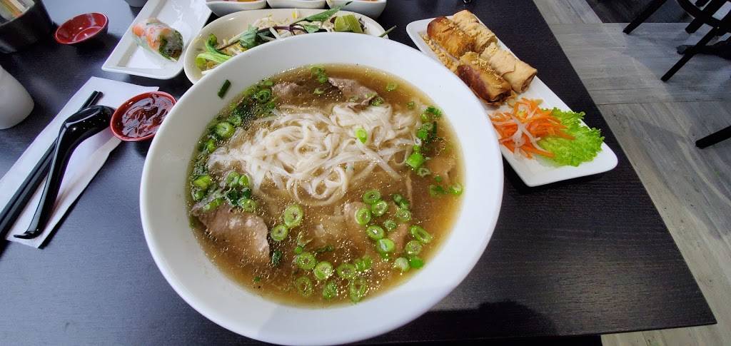 Phở Sơn | restaurant | 100-2319 Keele St, North York, ON M6M 4A1, Canada | 4169013437 OR +1 416-901-3437