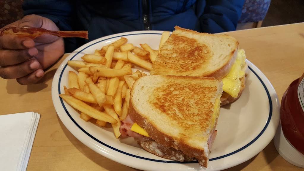 IHOP | restaurant | 2526 University Blvd W, Wheaton, MD 20902, USA | 3019422323 OR +1 301-942-2323