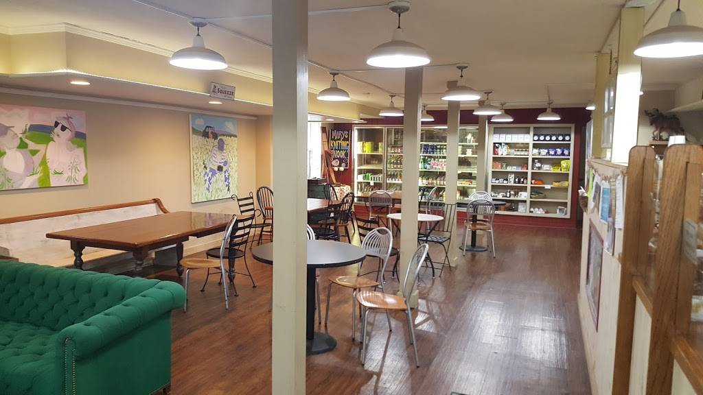 Powers Market | cafe | 9 Main St, North Bennington, VT 05257, USA | 8024426821 OR +1 802-442-6821