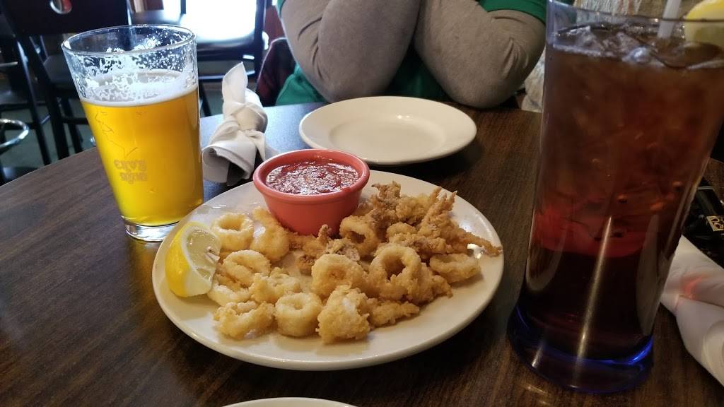 Ervs Mug | restaurant | 130 W Ryan Rd, Oak Creek, WI 53154, USA | 4147625010 OR +1 414-762-5010