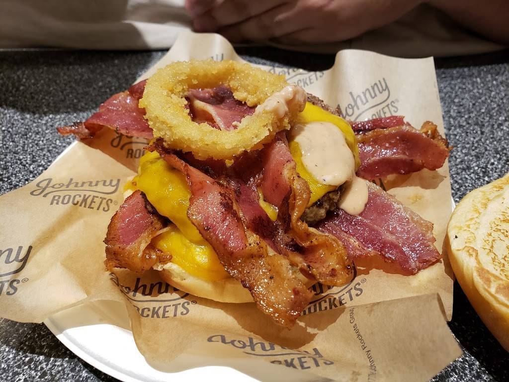 Johnny Rockets | restaurant | 8039 Beach Blvd, Buena Park, CA 90620, USA | 7142205005 OR +1 714-220-5005