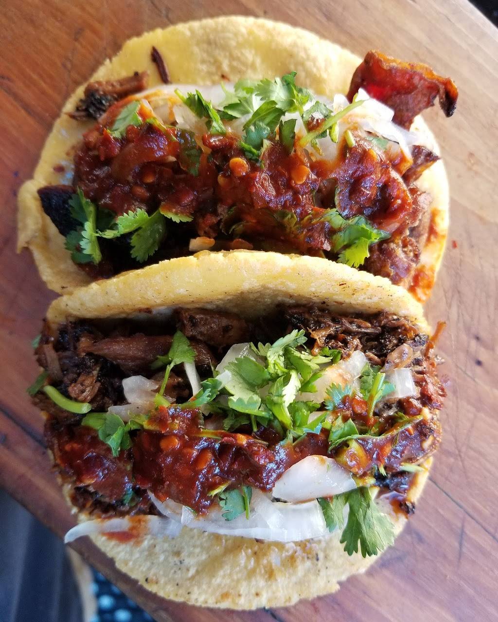 Carnitas el Momo | restaurant | 2411 Fairmount St, Los Angeles, CA 90033, USA | 3236278540 OR +1 323-627-8540