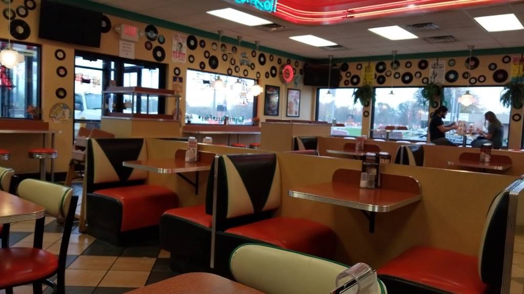 A&W Restaurant | restaurant | 3011 W Thompson Rd, Fenton, MI 48430, USA | 8107503002 OR +1 810-750-3002