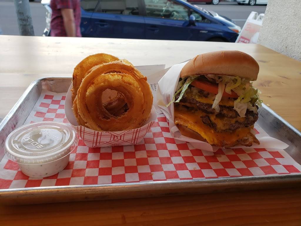 Biggies Burgers | restaurant | 4631 Mission Blvd, San Diego, CA 92109, USA | 8582634433 OR +1 858-263-4433