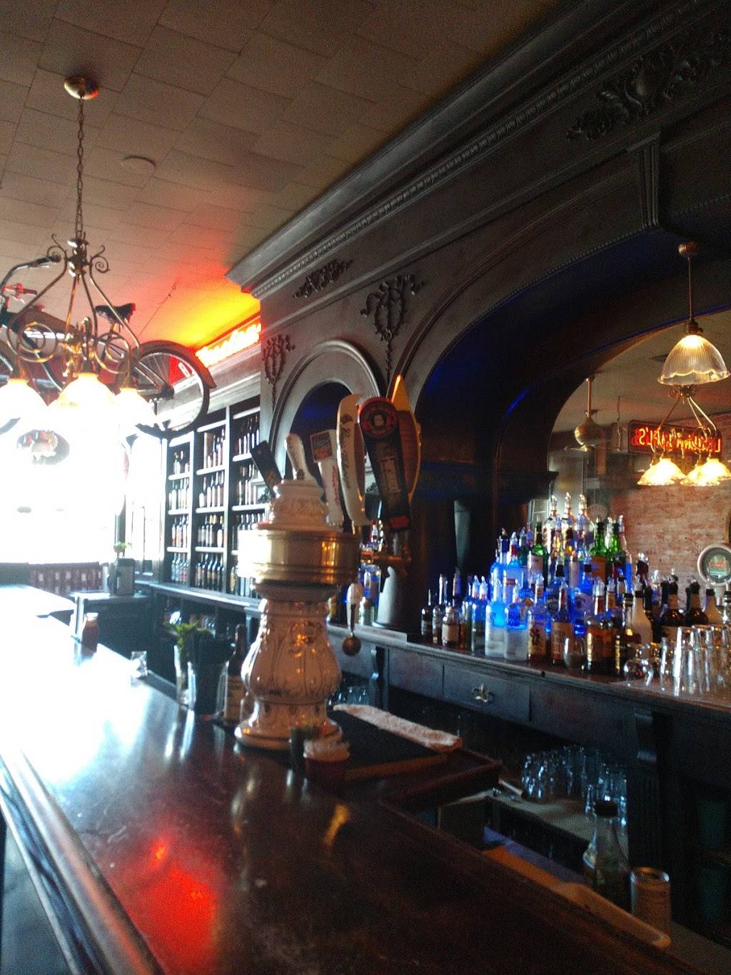 Old Saloon Bar & Grill | restaurant | 145 S Knowles Ave, New Richmond, WI 54017, USA | 7152462337 OR +1 715-246-2337