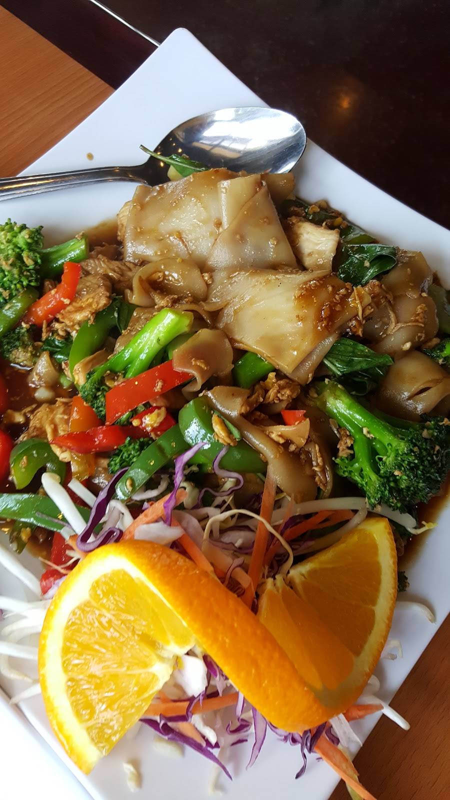 Sawasdee Thai Cuisine | restaurant | 1830 J St, Sacramento, CA 95811, USA | 9163298678 OR +1 916-329-8678