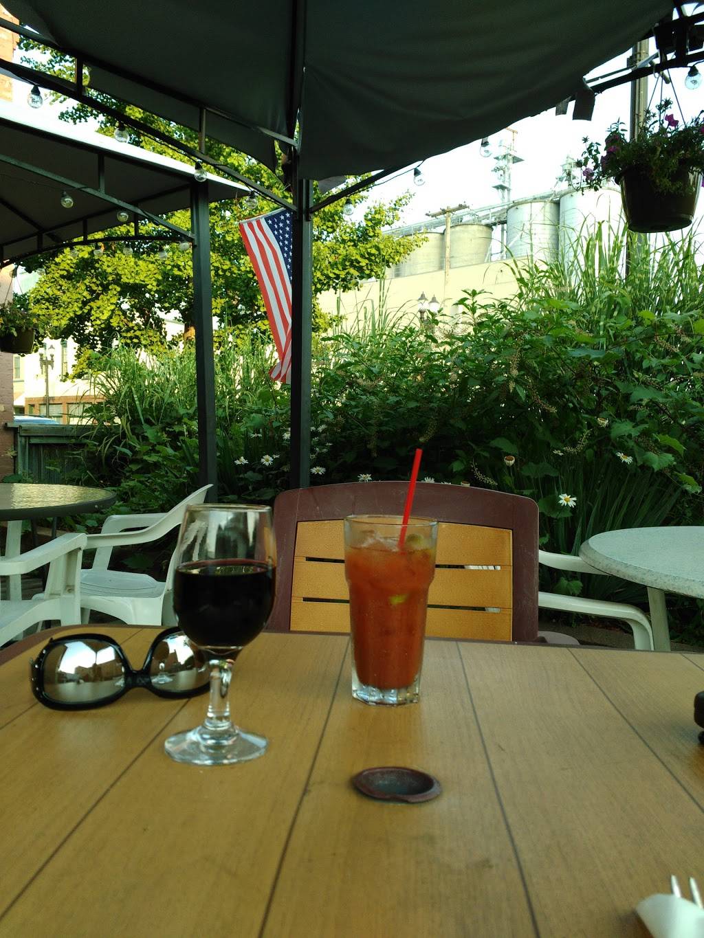 Larkins Restaurant | restaurant | 301 W Main St, Lowell, MI 49331, USA | 6168975977 OR +1 616-897-5977