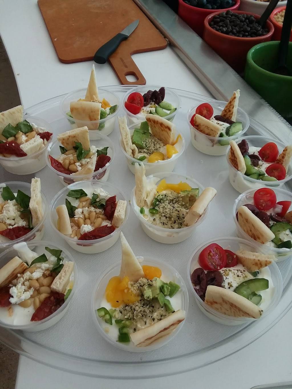 Go Greek Yogurt | restaurant | 1431 Ocean Ave, Santa Monica, CA 90401, USA | 3103102167 OR +1 310-310-2167